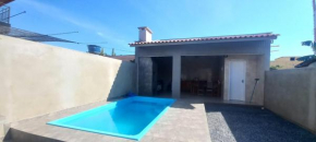 Casa com piscina A 300 METROS DA PRAIA de Canto Grande BOMBINHAS